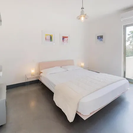 10 Apartment